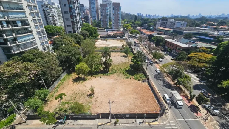 República do Líbano - Breve Lançamento (Varicred): Terreno do empreendimento — 4-5 quartos em Moema, São Paulo